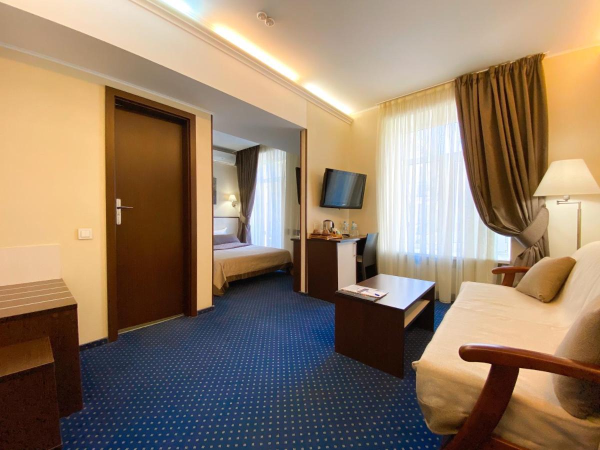 Teatralny Hotel Zaporizhia Exterior foto